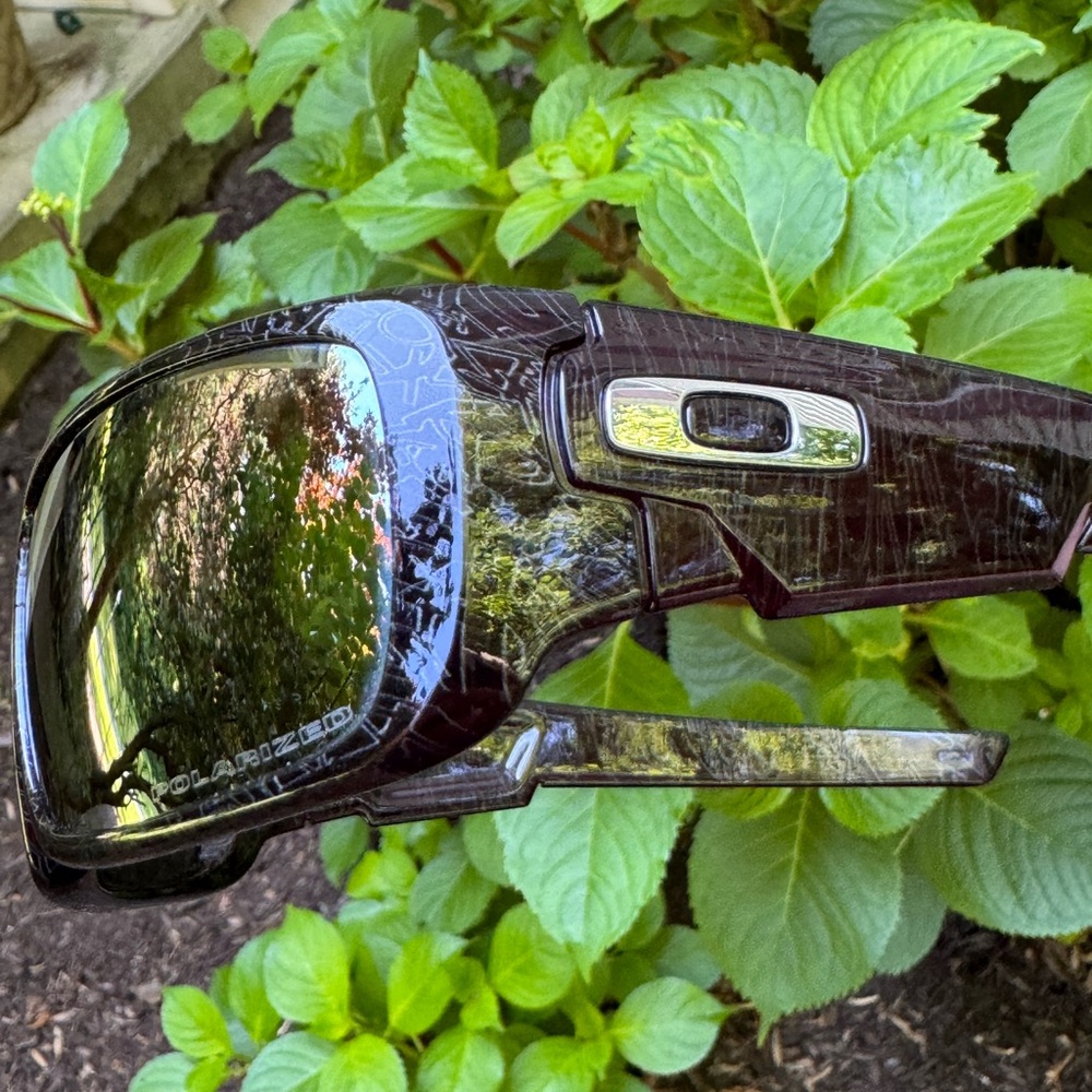 Oakley Fuel cell Silver Mirror Polarized Sunglasses Black Frame